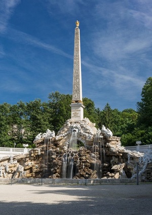 Schonbrunn Palace, Obelisk fountain.jpg