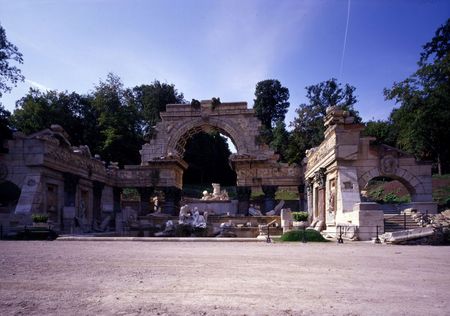 Schonbrunn Palace, Roman ruin.jpg