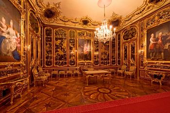 Schonbrunn Palace, Vieux-Laque room.jpg