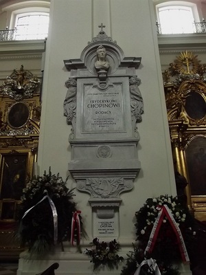 Serce Chopina w kościele św. Krzyża.jpg